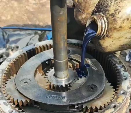 Gear oil